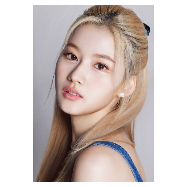 ktown4u.com : DICON D'FESTA TWICE (SANA)